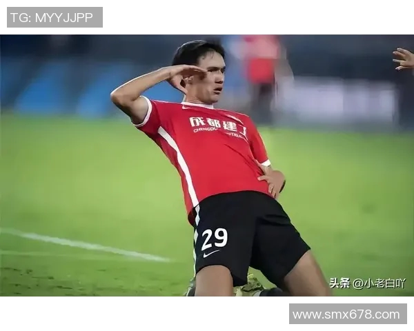 足球队伍的团结与拼搏精神如何塑造冠军之路与球员成长的故事